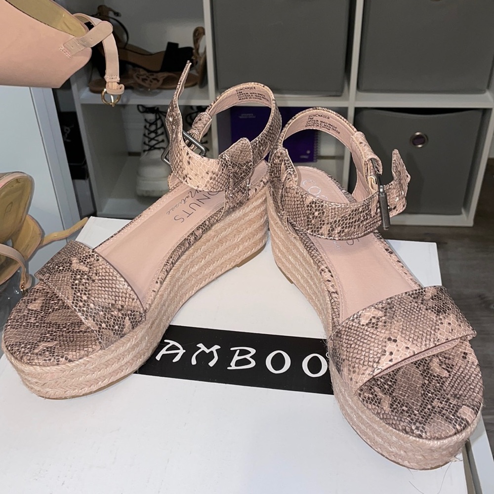 pink platform sandal size 7 NEW